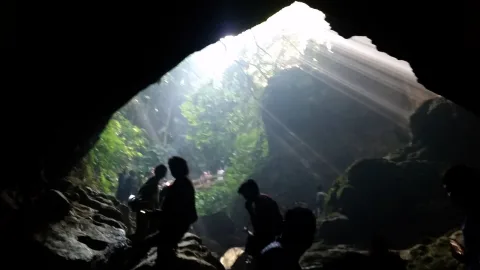 আলুটিলা গুহা