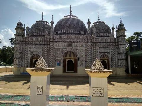 বজরা শাহী মসজিদ
