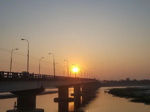 ধরলা সেতু ও নদীতীর